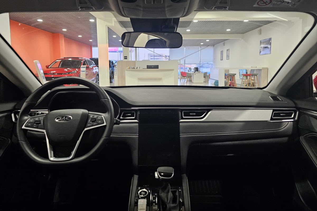 Фото JAC J7 I Luxury Спелая вишня I 2023, №5