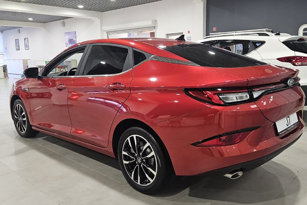 Фото JAC J7 I Luxury Спелая вишня I 2023, №2