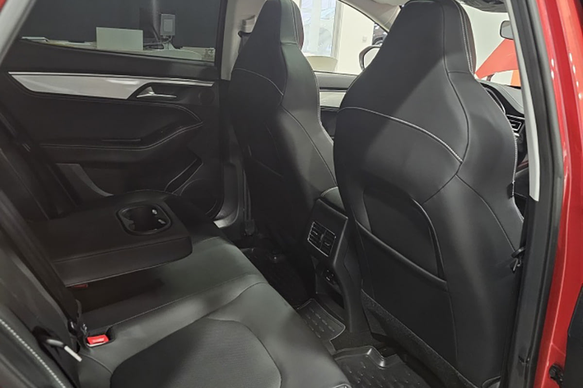 Фото JAC J7 I Luxury Спелая вишня I 2023, №8