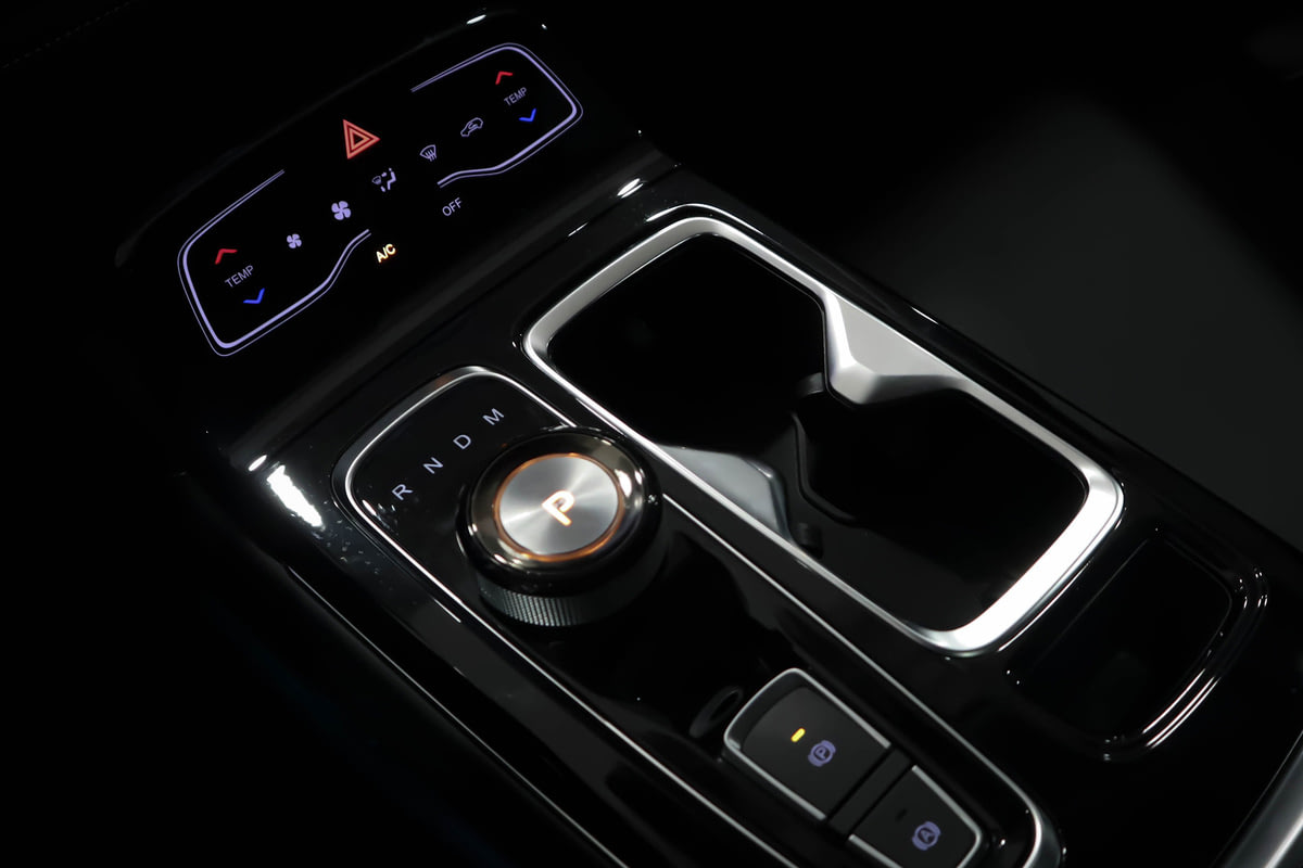 Фото JAC JS6 I Luxury Белый глянец I 2024, №10