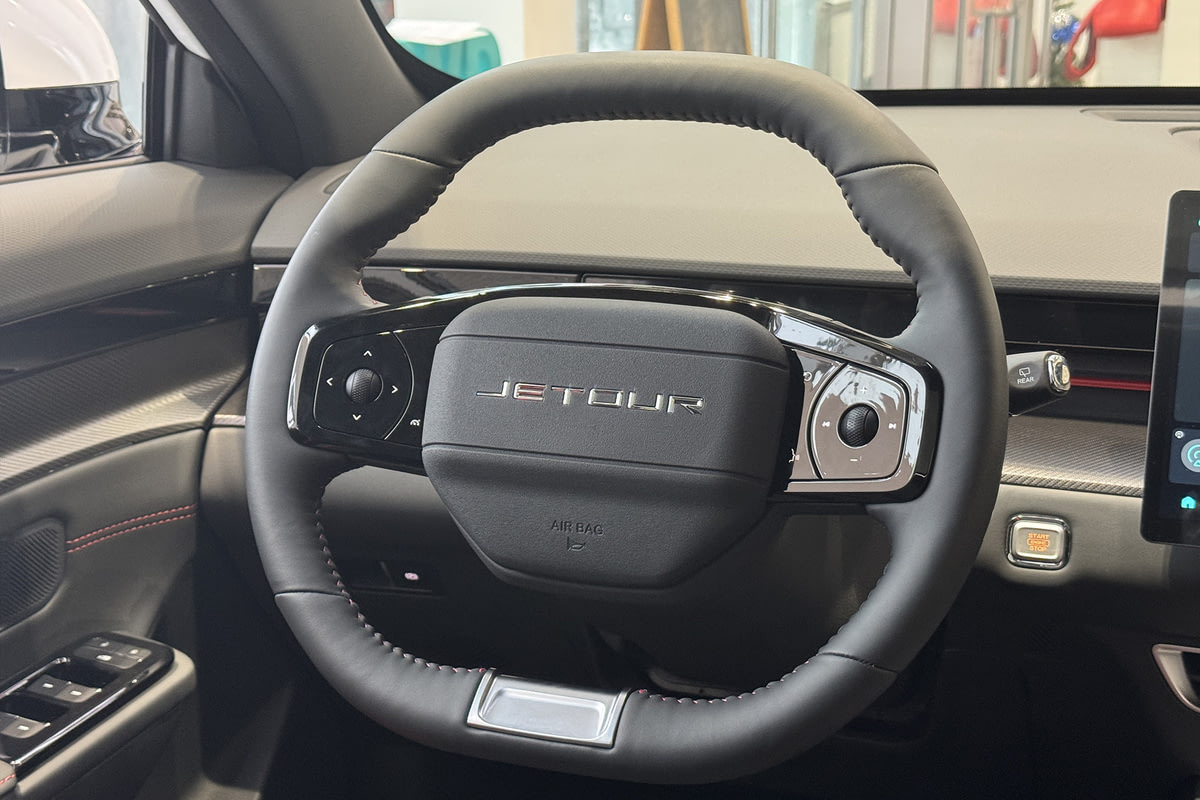 Фото JETOUR Dashing I Elite 1.5 Белый металлик I 2025, №12