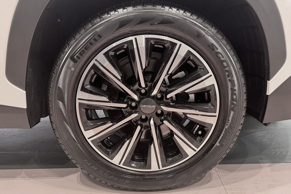 Фото JETOUR Dashing I Elite 1.5 Белый металлик I 2025, №5