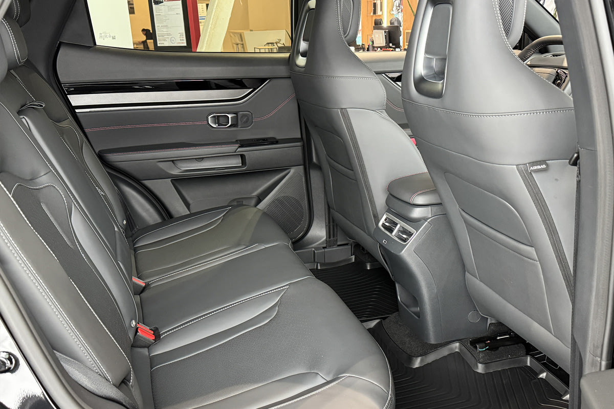 Фото JETOUR Dashing I Elite 1.5 Черный металлик I 2025, №13