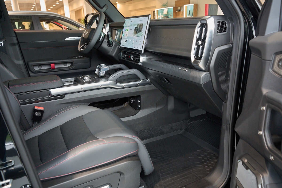 Фото JETOUR T2 I DISCOVERY Черный металлик I 2025, №10