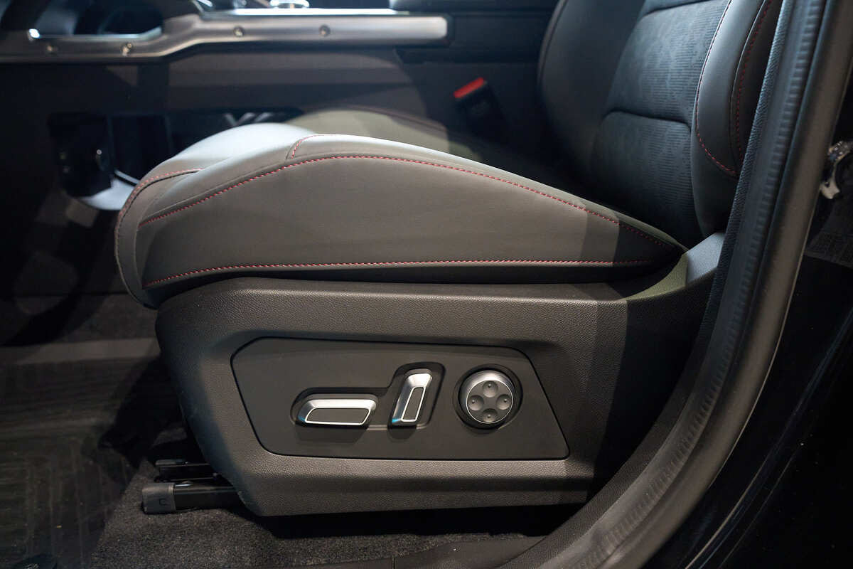 Фото JETOUR T2 I DISCOVERY Черный металлик I 2025, №15