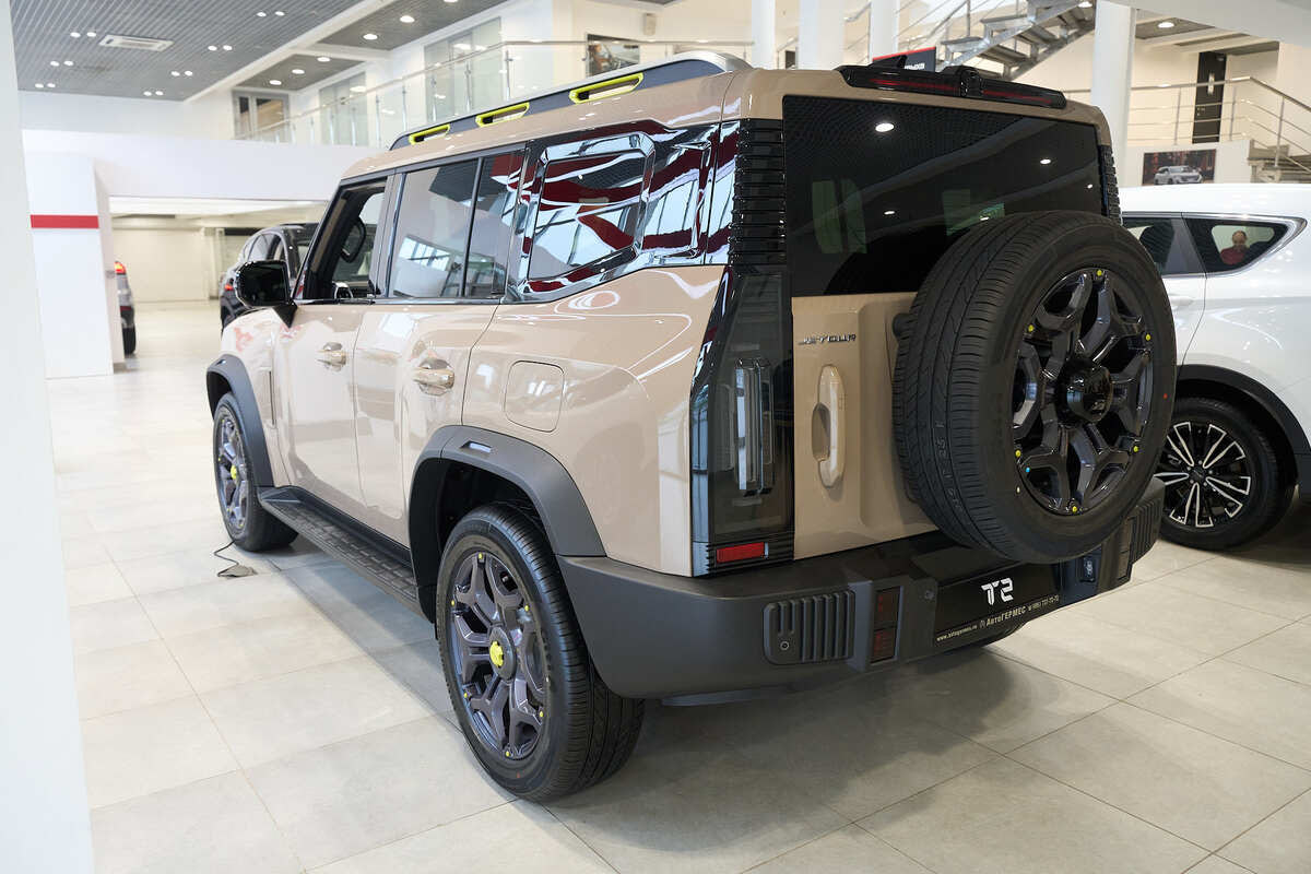 Фото JETOUR T2 I DISCOVERY Коричневый металлик I 2025, №4