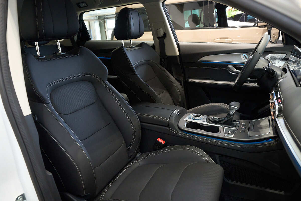 Фото JETOUR X70 Plus I Рестайлинг Comfort 1.6 Белый металлик I Рестайлинг 2025, №13