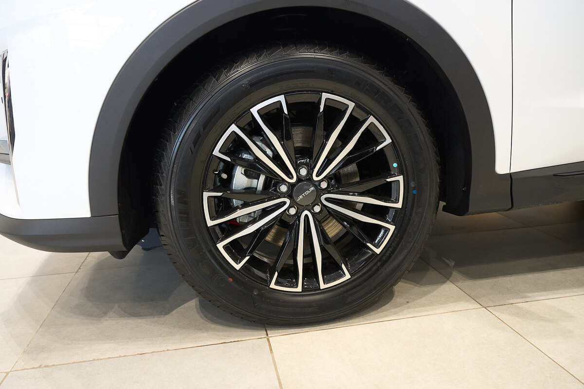 Фото JETOUR X70 Plus I Рестайлинг Comfort 1.6 Белый металлик I Рестайлинг 2025, №7