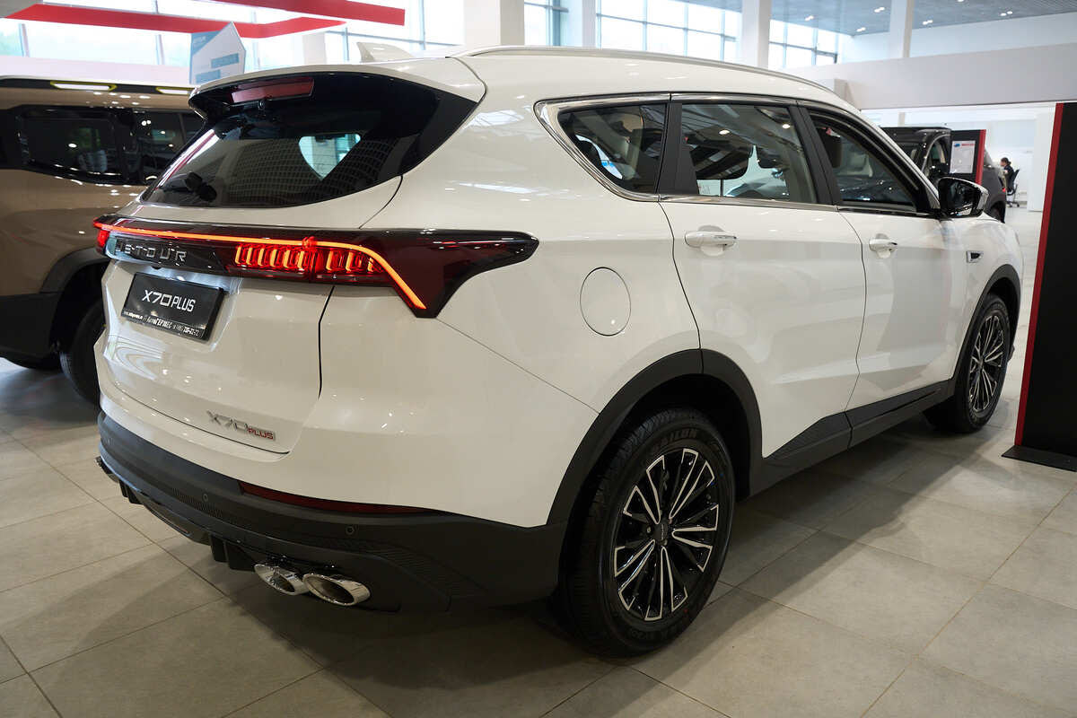 Фото JETOUR X70 Plus I Рестайлинг Comfort 1.6 Белый металлик I Рестайлинг 2025, №4