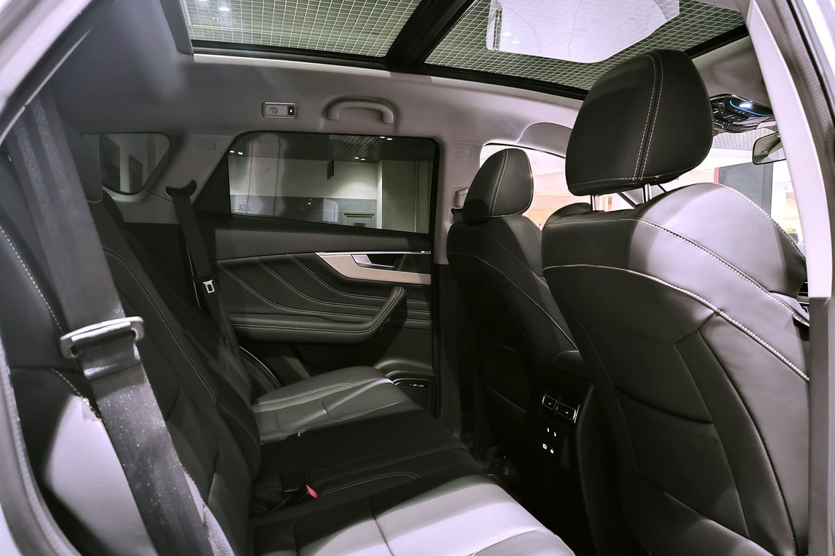 Фото JETOUR X70 I Рестайлинг 2 Luxury 1.5 Серебристый I Рестайлинг 2 2024, №10