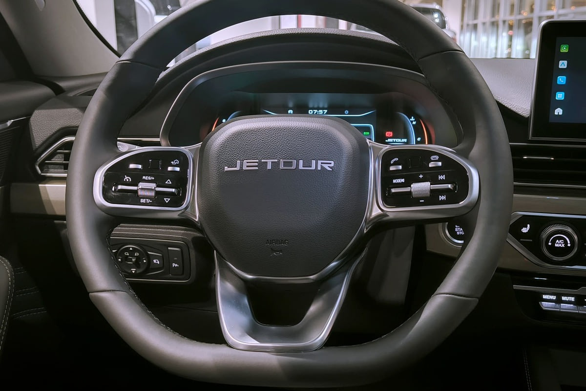 Фото JETOUR X70 I Рестайлинг 2 Luxury 1.5 Серебристый I Рестайлинг 2 2024, №4