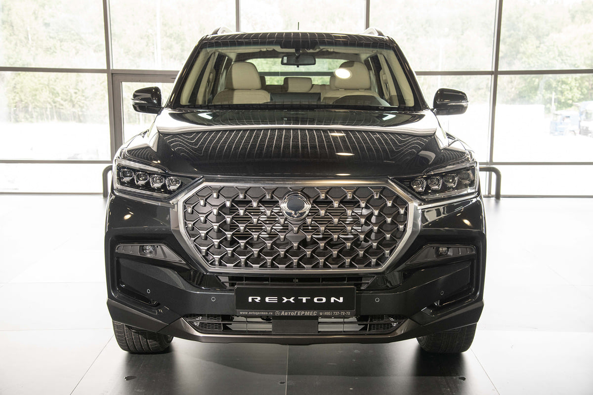 Фото KGM Rexton I DREAM 4WD Темный серый I 2025, №2