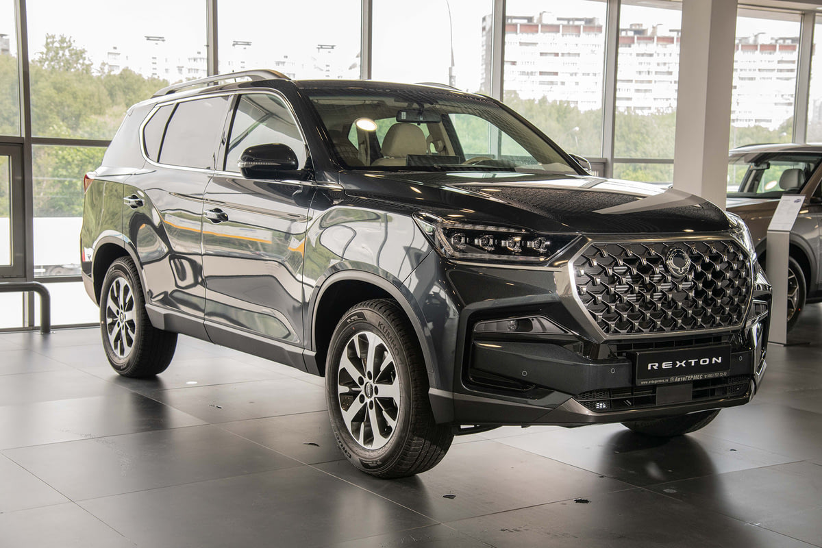 Фото KGM Rexton I DREAM 4WD Темный серый I 2025, №3