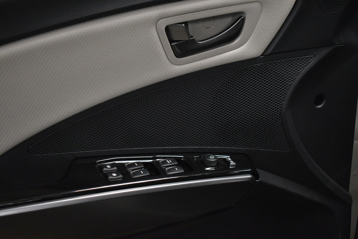 Фото KGM Tivoli I ICON Песочный бежевый I 2024, №11