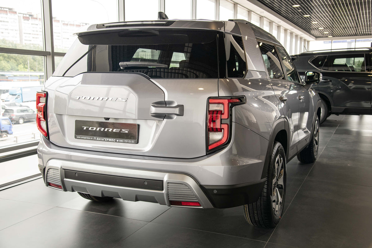 Фото KGM Torres I ICON AWD BROWN Металлический серый I 2024, №5