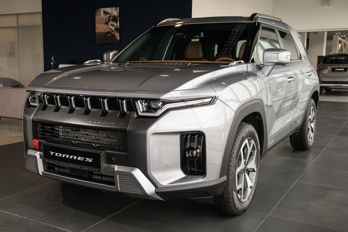 Фото KGM Torres I ICON AWD BROWN Металлический серый I 2024, №1