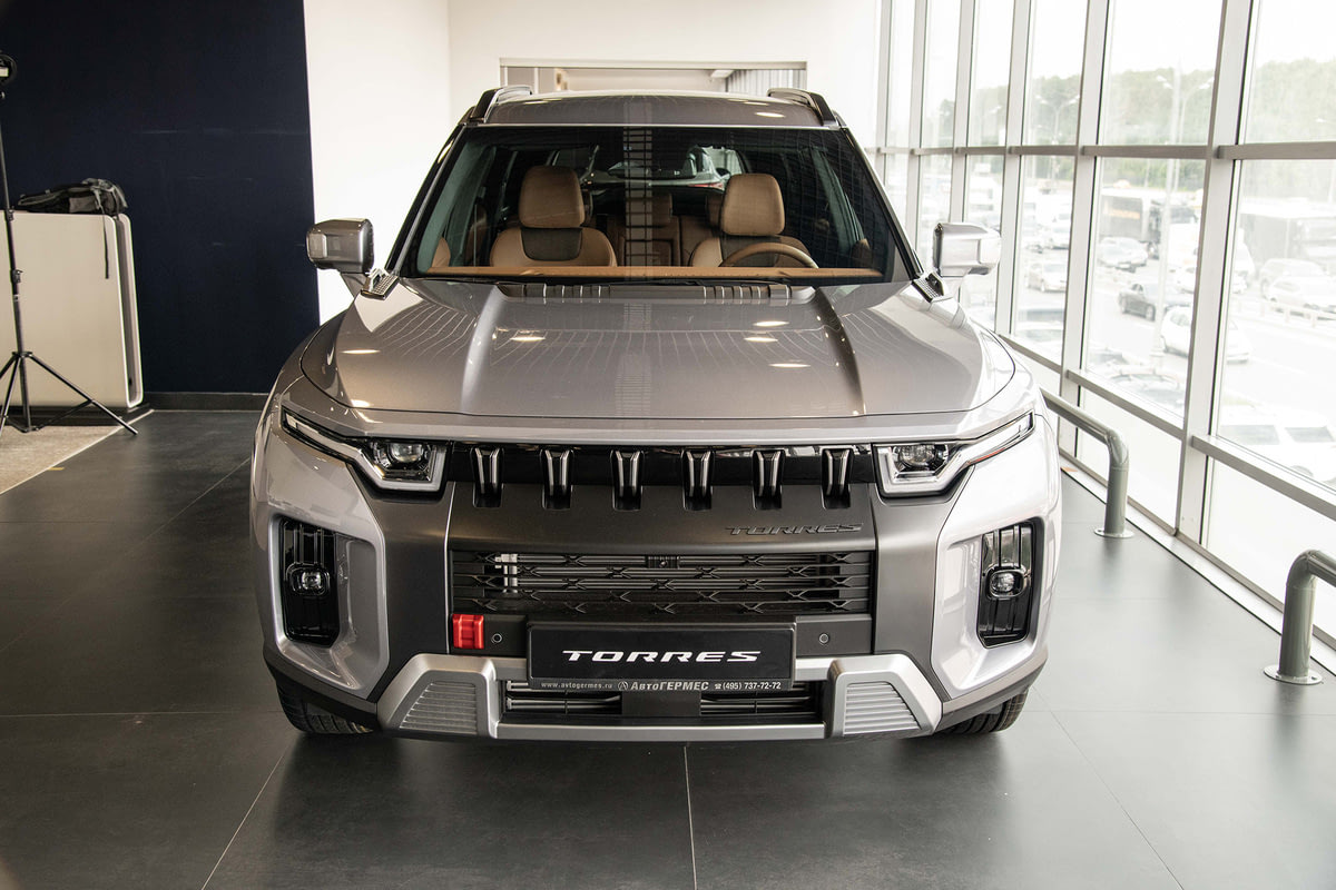 Фото KGM Torres I ICON AWD BROWN Металлический серый I 2024, №2