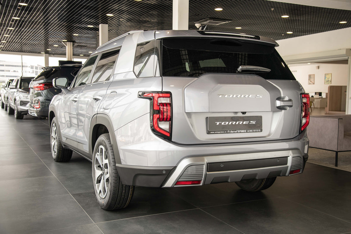 Фото KGM Torres I ICON AWD BROWN Металлический серый I 2024, №7