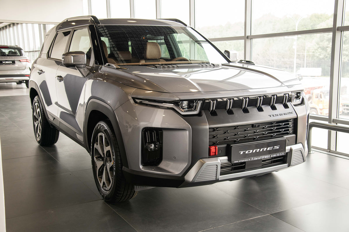 Фото KGM Torres I ICON AWD BROWN Металлический серый I 2024, №4