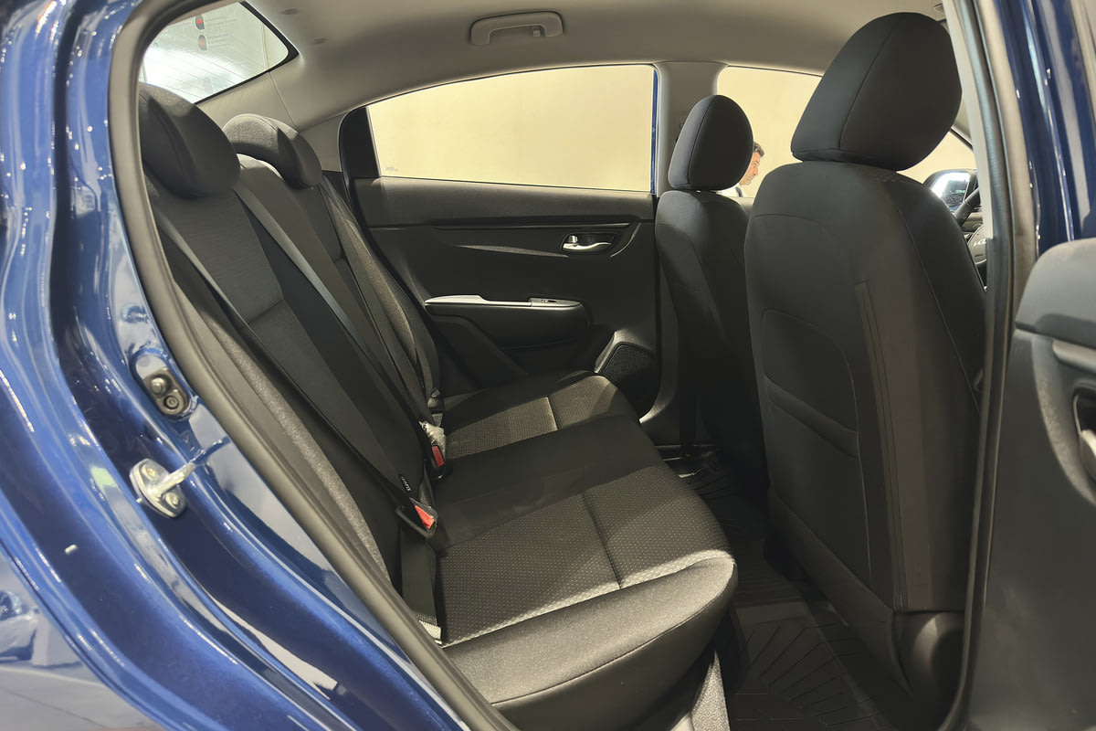 Фото Kia Rio X (Solaris KRX) I Комфорт (Comfort) Синий металлик I 2025, №11