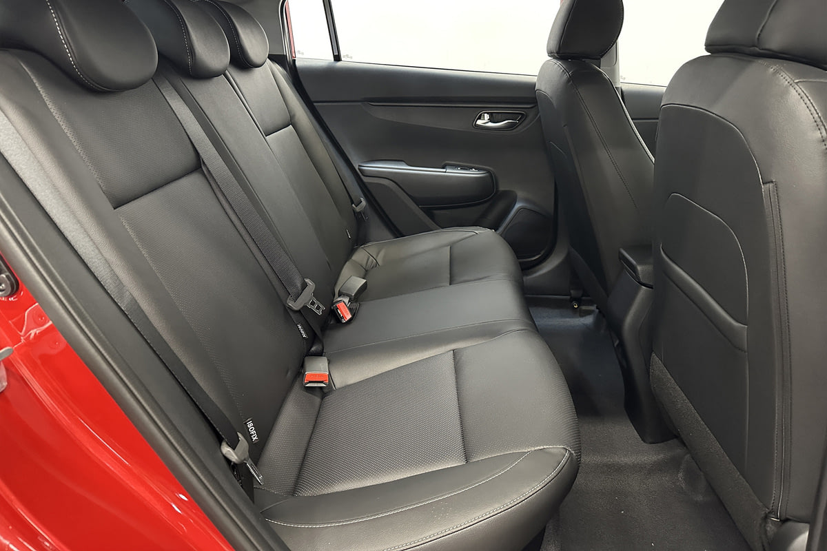 Фото Kia Rio X (Solaris KRX) I Премиум (Premium) Красный металлик I 2025, №7