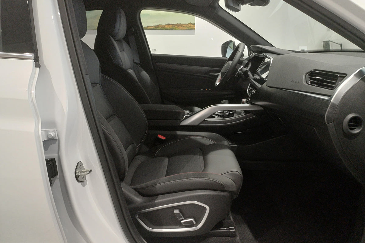 Фото KNEWSTAR 001 I Flagship Crystal White I 2024, №7