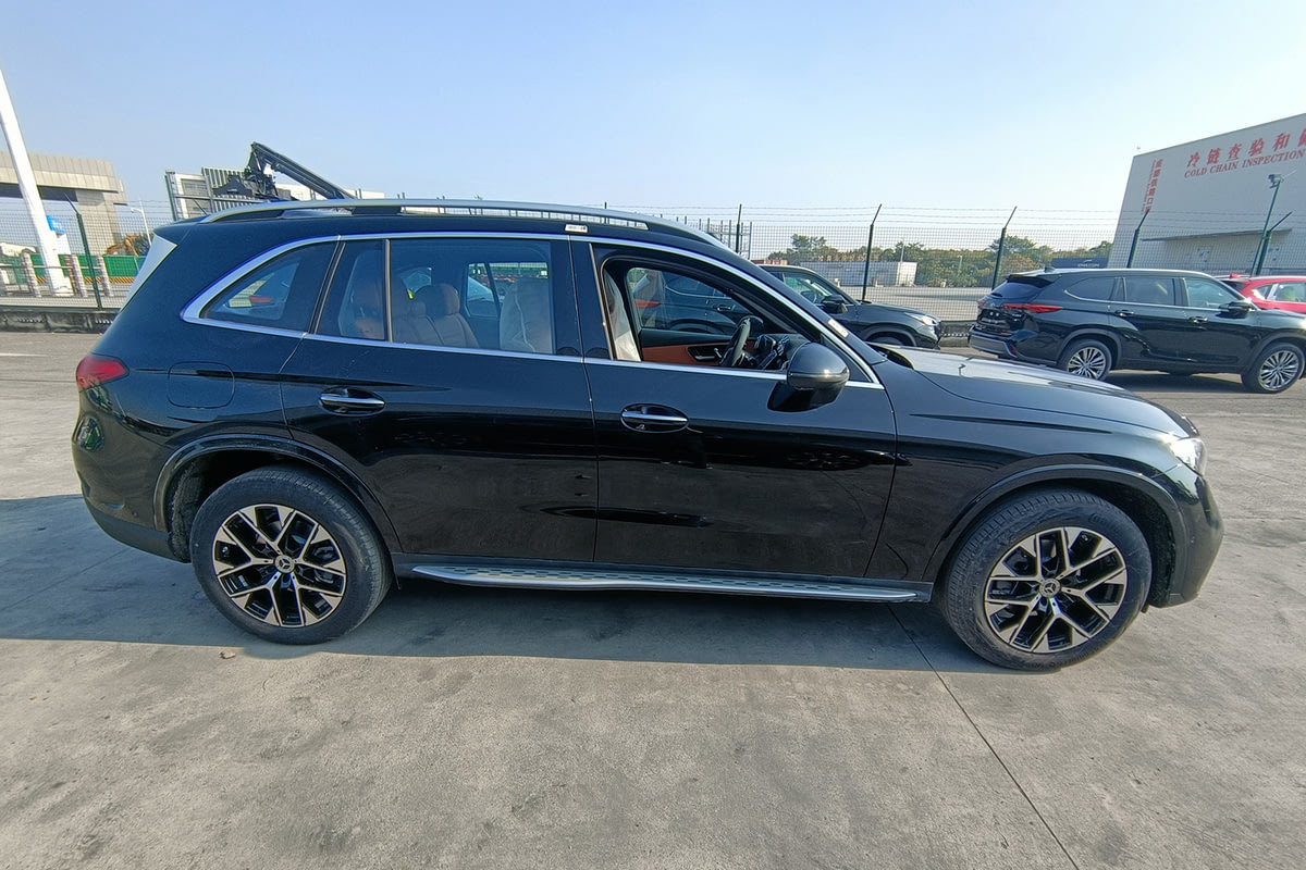 Фото Mercedes-Benz GLC II Luxury 7-seat Черный II 2024, №5