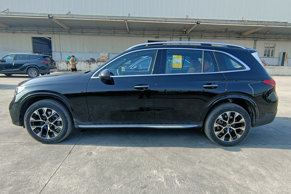 Фото Mercedes-Benz GLC II Luxury 7-seat Черный II 2024, №4