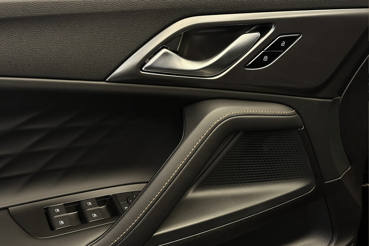 Фото Москвич М70 I Драйв Астраханский черный I 2026, №16