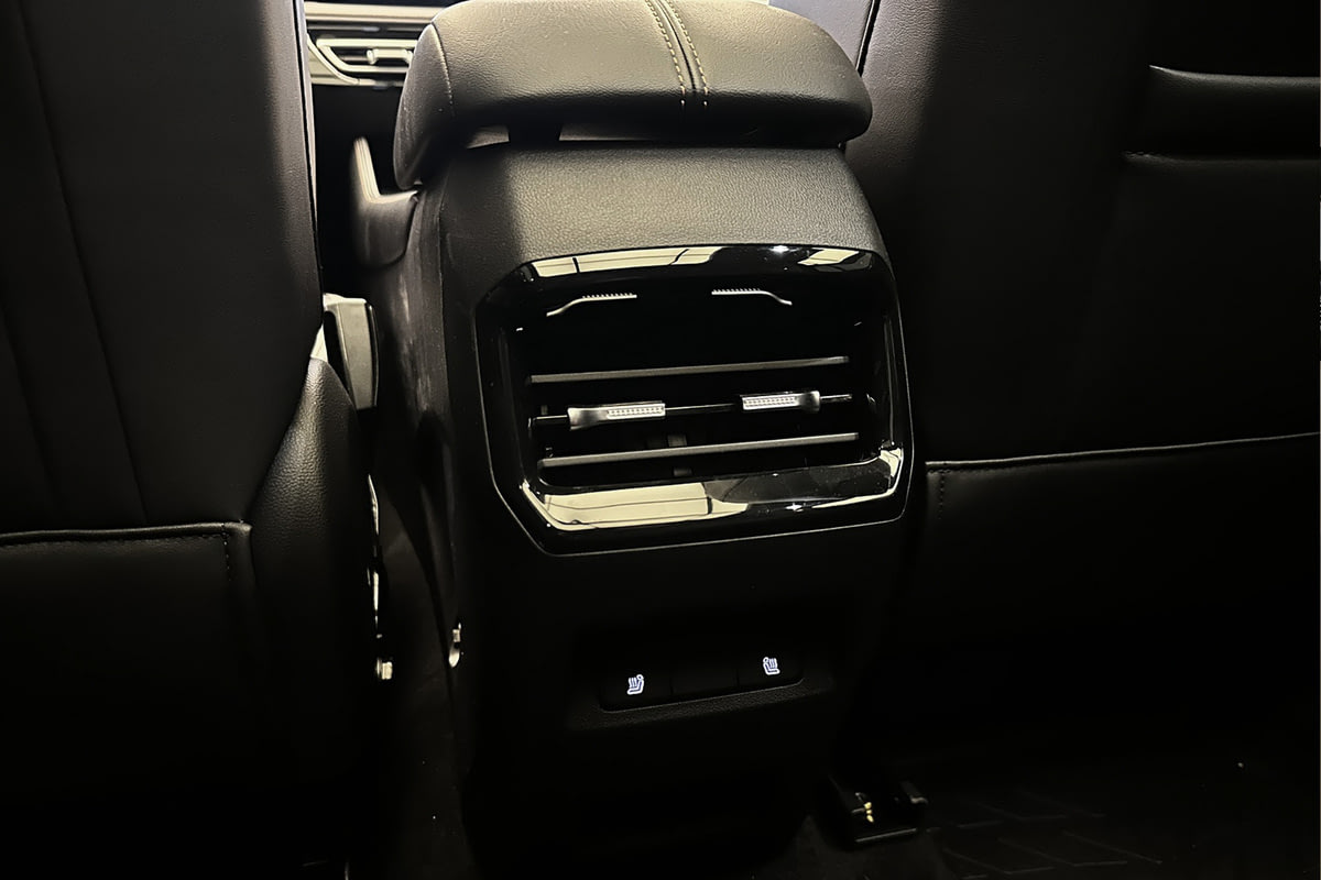 Фото Москвич М70 I Драйв Астраханский черный I 2026, №6