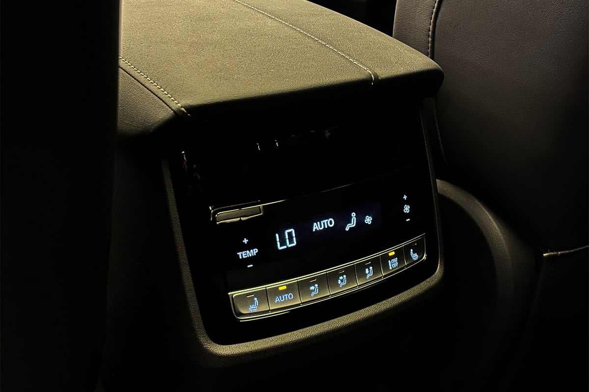 Фото Москвич М90 I Ультимейт Арктический белый I 2026, №9