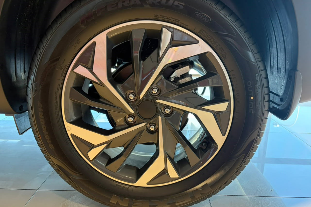 Фото SOLARIS HC I Лайфстайл (Lifestyle) Серый металлик I 2025, №4