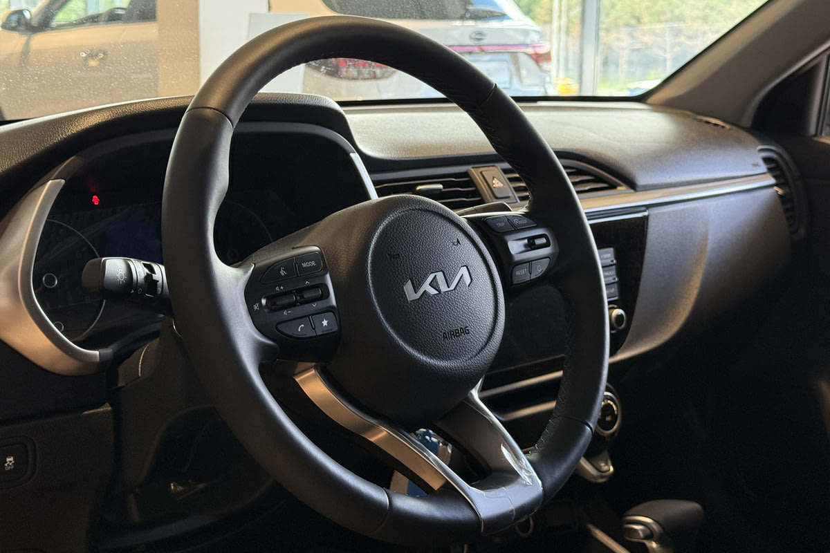 Фото SOLARIS KRX I Престиж (Prestige) Черный металлик I 2025, №6