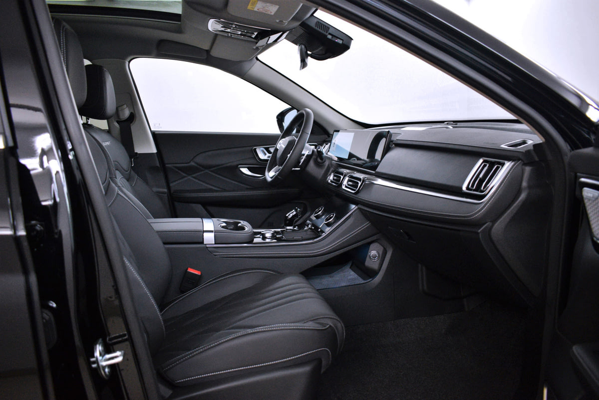 Фото SOUEAST S07 I Premium 4WD Черный металлик I 2025, №16