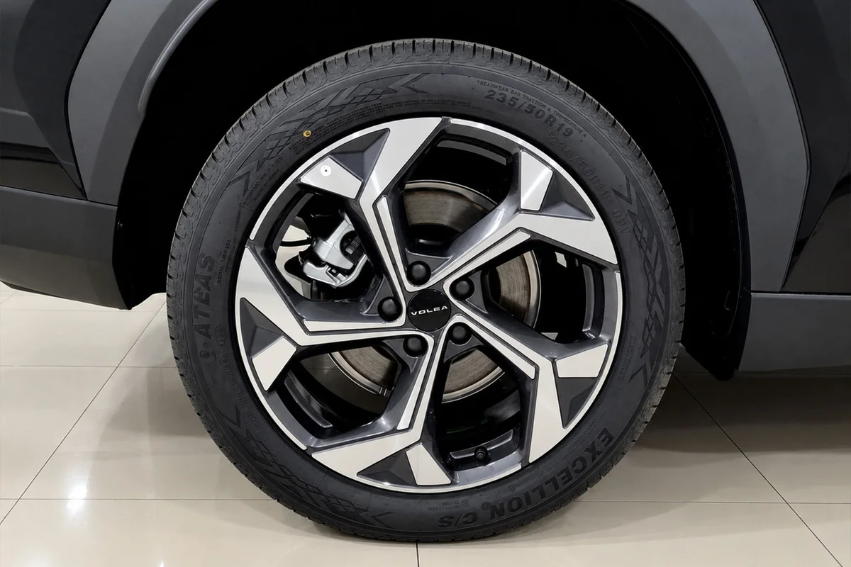 Фото VOLGA K40 I Премиум Черный металлик I 2026, №4