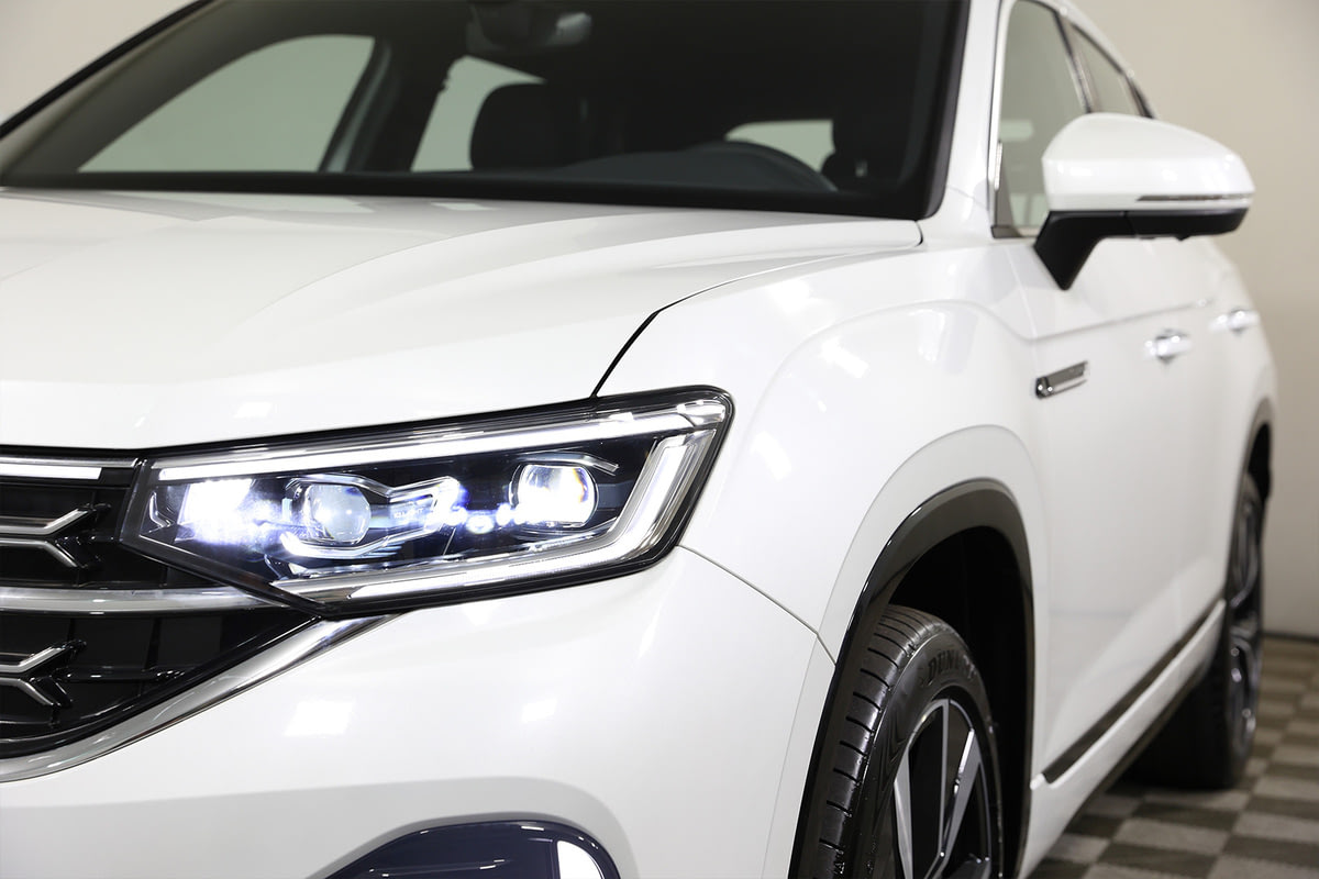 Фото Volkswagen Tayron I Рестайлинг R-Line Pro Белый I Рестайлинг 2024, №2