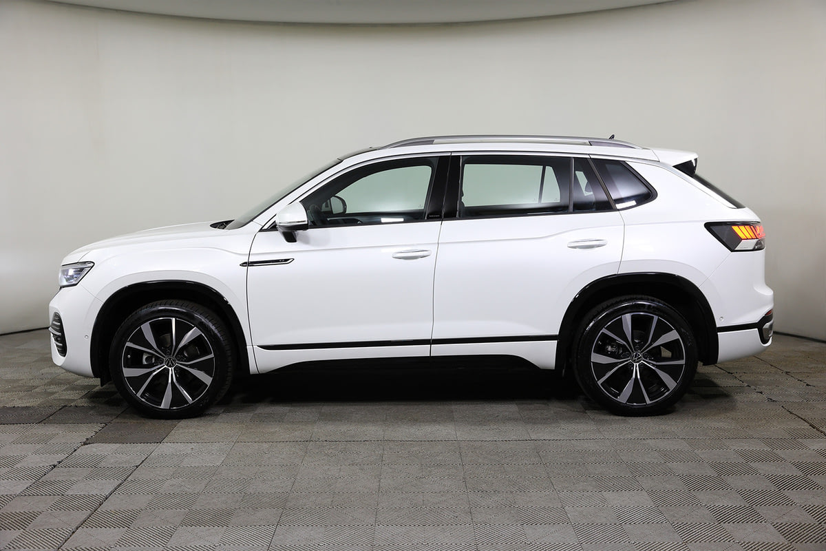 Фото Volkswagen Tayron I Рестайлинг R-Line Pro Белый I Рестайлинг 2024, №6