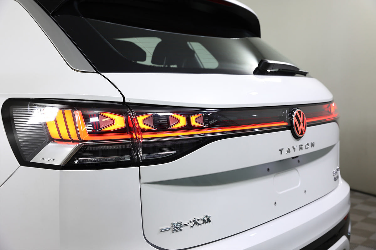 Фото Volkswagen Tayron I Рестайлинг R-Line Pro Белый I Рестайлинг 2024, №9