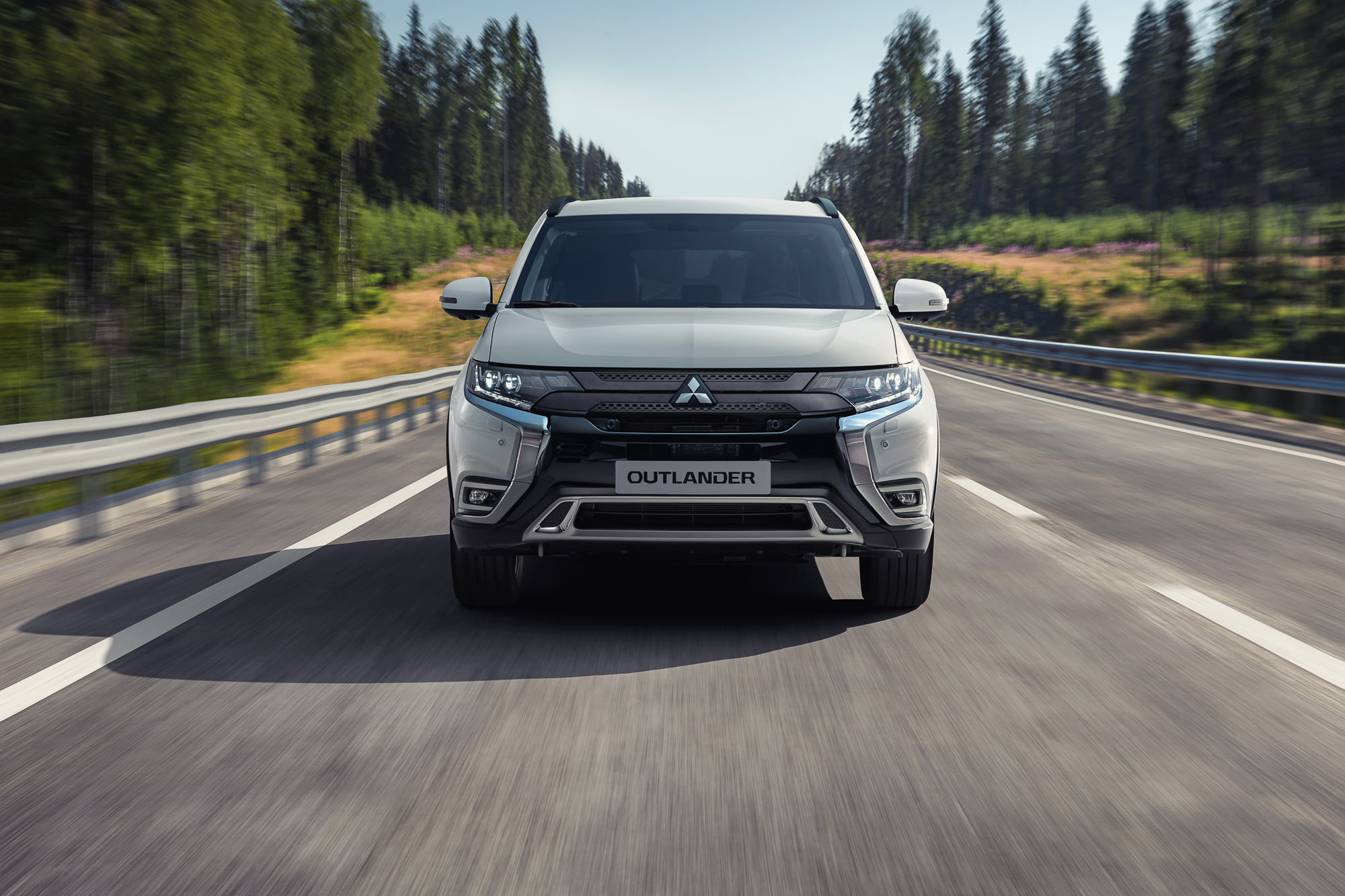 Mitsubishi Outlander 2022. Новый Мицубиси Аутлендер 2022 в новом кузове.