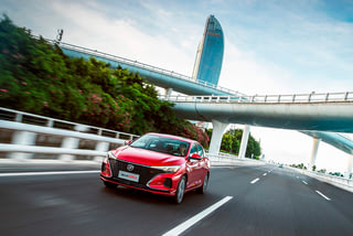 Фото экстерьера CHANGAN Eado PLUS №1