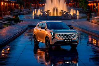 Фото экстерьера CHANGAN UNI-S Новый №4