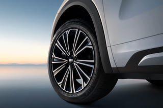 Фото экстерьера GEELY EX5 EM-i №12