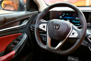 Фото интерьера CHANGAN Eado PLUS №7