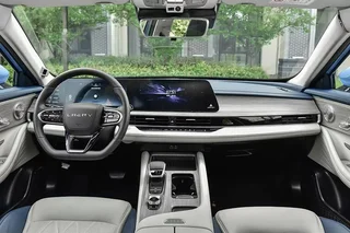 Фото интерьера CHERY Arrizo 8 №2