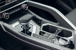 Фото интерьера GEELY KNEWSTAR 001 №6