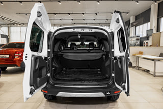 Фото интерьера LADA Largus Cross №16