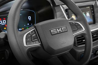 Фото интерьера LADA SKM M7 минивэн №3