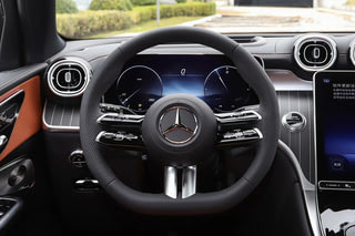 Фото интерьера Mercedes-Benz GLC L №2