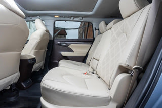 Фото интерьера TOYOTA Highlander №19