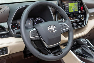Фото интерьера TOYOTA Highlander №8